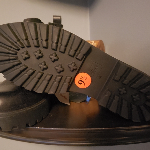 ZODIAC Shilo BOOTS size 9.5  Leather - Picture 6 of 6